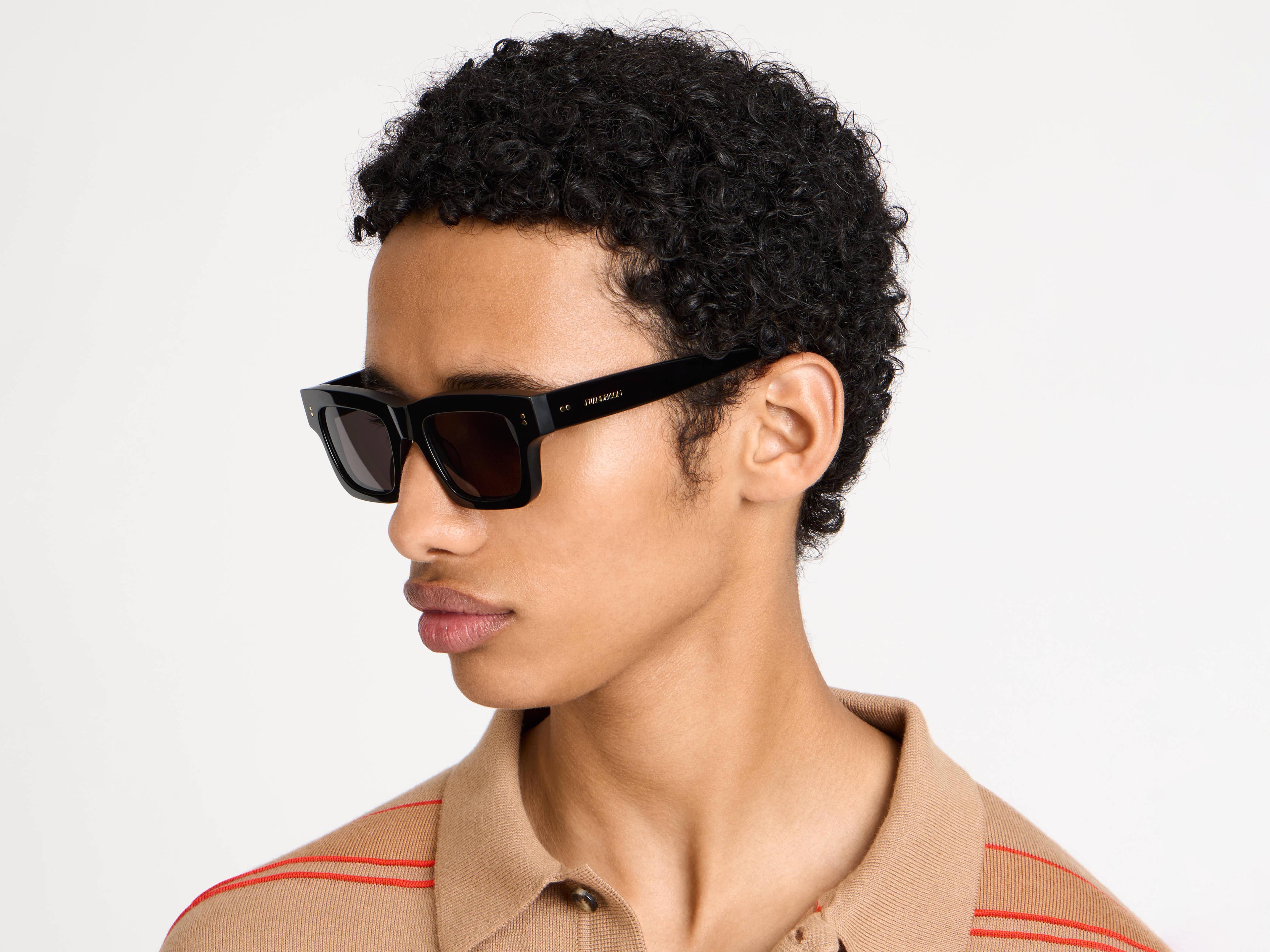 JWA02 RECTANGULAR SUNGLASSES IN BLACK - Image 3