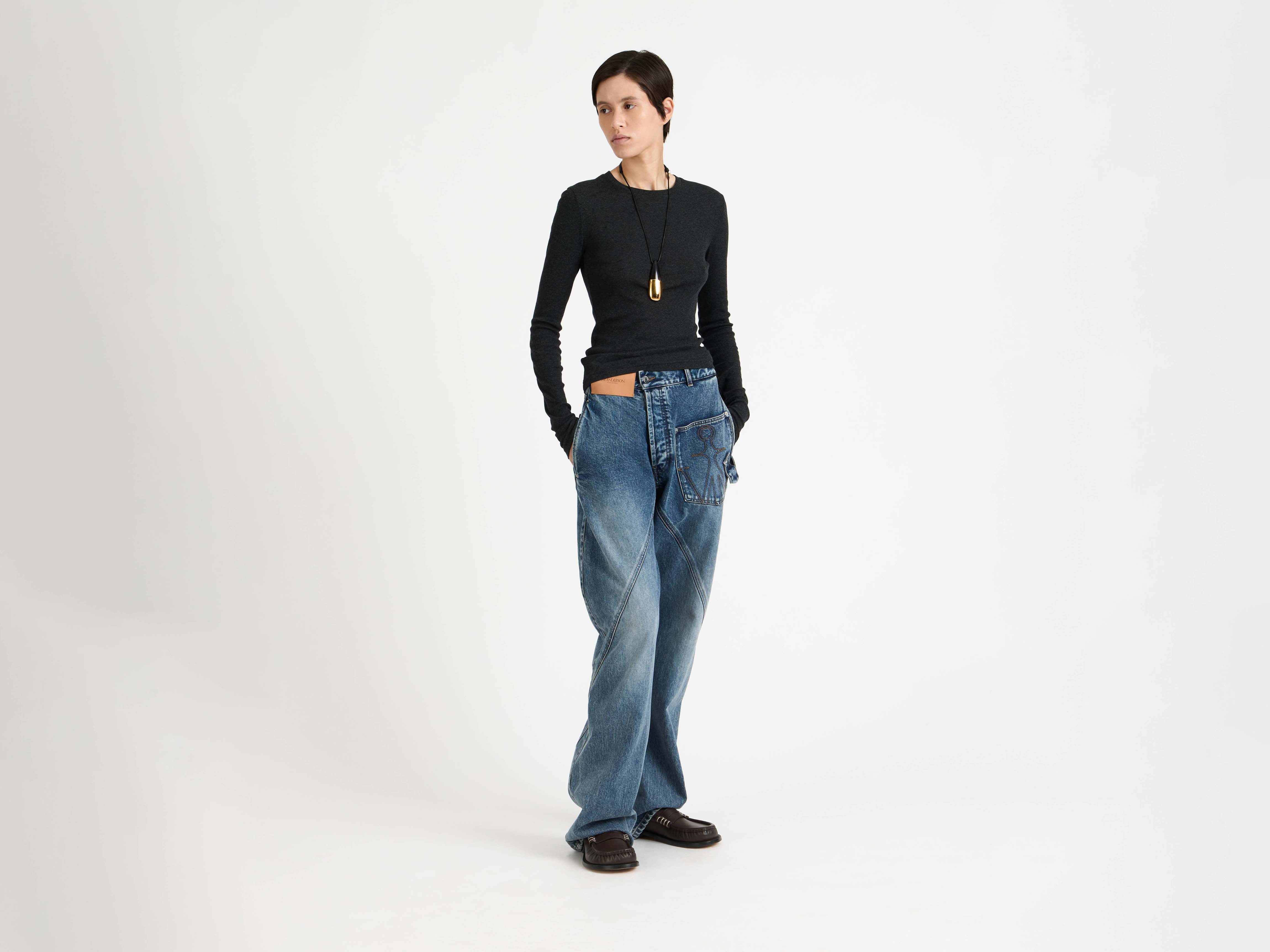 WOMENS LONG SLEEVE CREW NECKLINE TOP IN CHARCOAL MELANGE - Image 5